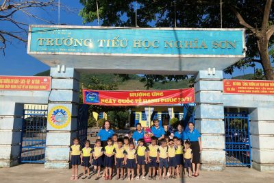 🌻🌻🌻  🌈Sáng ngày 21/4/2025 Trường Mầm non Nghĩa Sơn tổ chức cho trẻ 5-6 tuổi đi tham quan trải nghiệm Trường Tiểu học Nghĩa Sơn🏫          🌷Việc chuẩn bị tâm thế cho trẻ bước vào Lớp 1 là việc làm cần thiết và quan trọng đối với trẻ mẫu giáo 5-6 tuổi, ✏️ 🍀🌸Chuyến tham quan giúp các con có thêm hiểu biết về Trường Tiểu học và các hoạt động học tập sắp tới. Đây sẽ là kỉ niệm đáng nhớ của các con trước khi rời xa mái trường Mầm non  thân yêu để mạnh dạn, tự tin bước vào Lớp 1. 💗💗Nhà trường xin chân thành cảm ơn BGH cùng các thầy cô giáo Trường tiểu học Nghĩa Sơn đã đón tiếp các bé tận tình và tạo nên một buổi trải nghiệm thành công và ý nghĩa. 💁‍♀️🥰Chúc các con luôn là con ngoan, trò giỏi của Ba Mẹ và Cô giáo. Các con mãi luôn là niềm tự hào của Trường Mầm non Nghĩa Sơn. 👩‍❤️‍👨👩‍❤️‍💋‍👩Mời Bố Mẹ theo dõi hình ảnh của các con nhé!